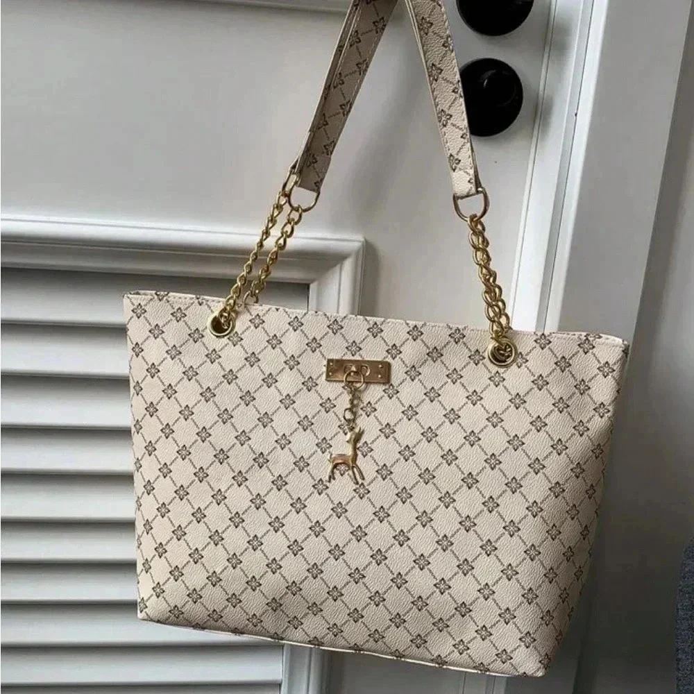 ⚠️Clearance Beige White Patterned Large Tote Shoulder Bag Gold Pendant - Picture 1 of 11
